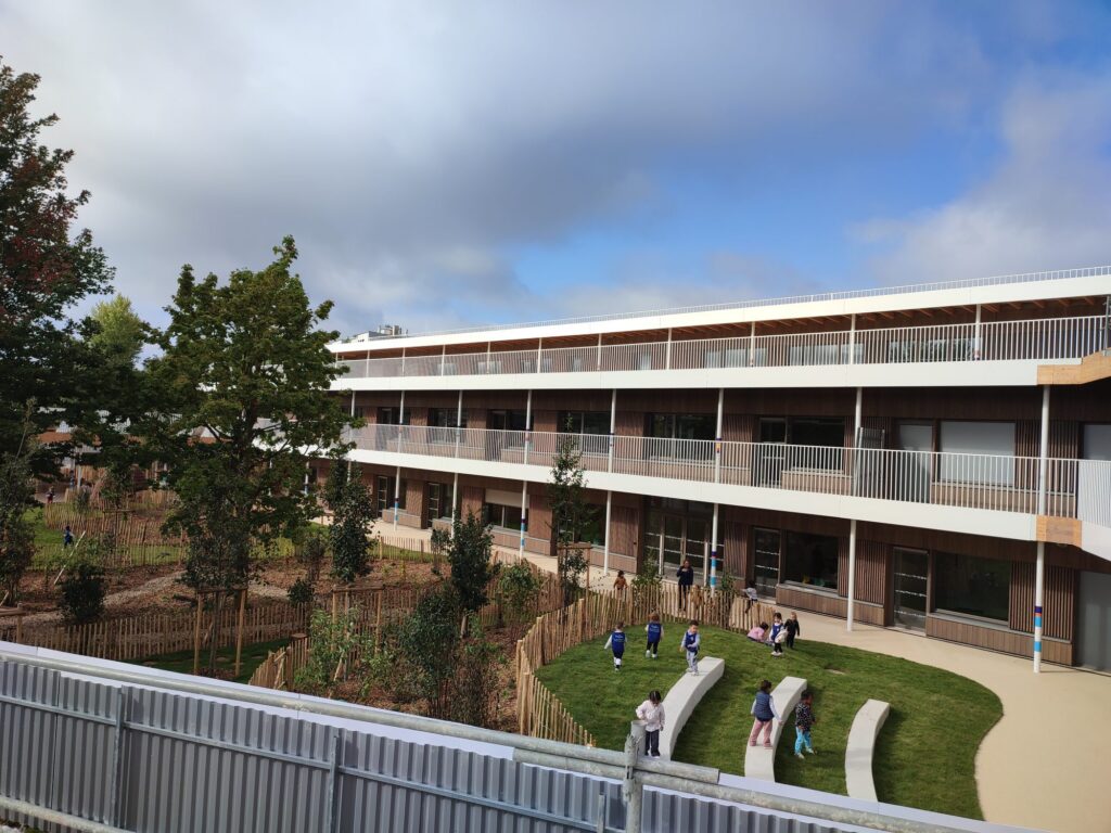 Structure en bois lamellé-collé de l’école internationale de Troyes