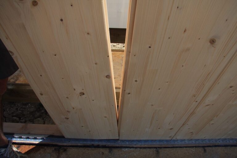 Mise en œuvre de profils mur et plancher en lamellé-collé